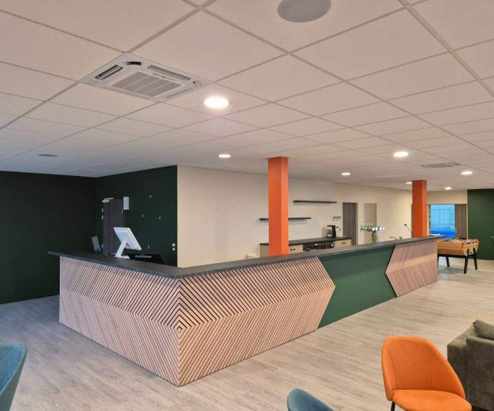 Nous proposons une large gamme de solutions d'agencement sur mesure pour personnaliser votre intérieur.