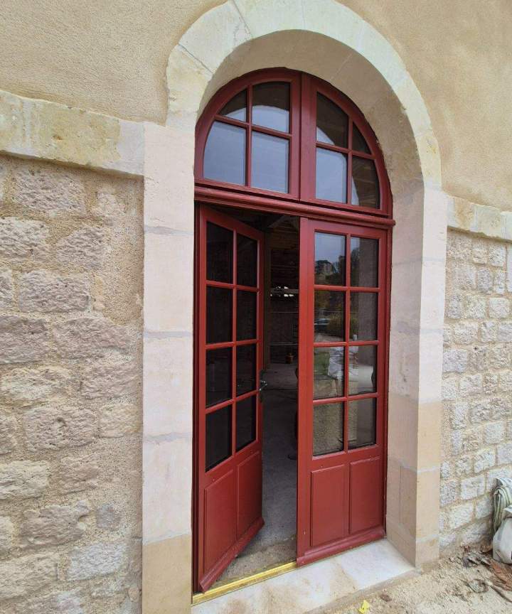 Professionnel de confiance pour réaliser vos menuiseries intérieures.